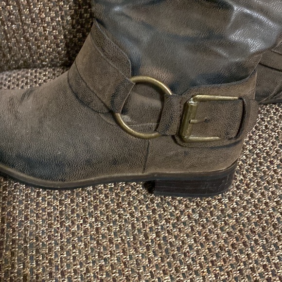 Faux brown leather boots - Picture 2 of 4